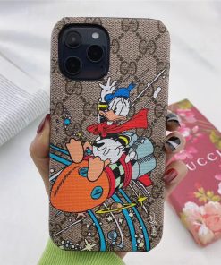 iphone14/14pro/13pro maxケース グッチ ドナルド ダック iphone12pro/12mini ケース 可愛い Disney x Gucci アイフォン11pro max/se2 カバー お揃い パロディ風 iphonexs/xr 携帯ケース gg スプリーム 海外セレブ愛用